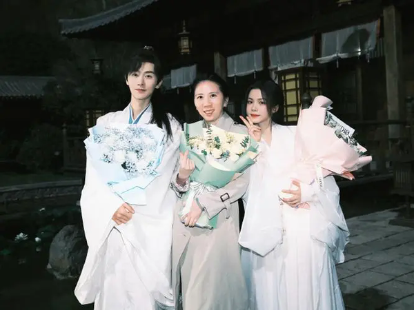 《与君相刃》1-5集剧情概括-《与君相刃》全集剧情介绍