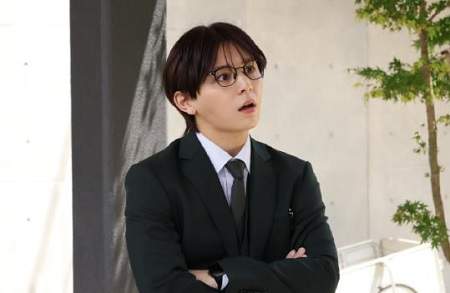 《富翁教师》第1集剧情介绍，《富翁教师》第1集讲了什么
