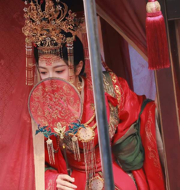 《度华年》古装甜剧强势来袭！ 双强拉扯上演先婚后爱