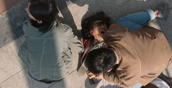 《消失的大象》第3集分集剧情介绍:袁媛考虑交出地皮