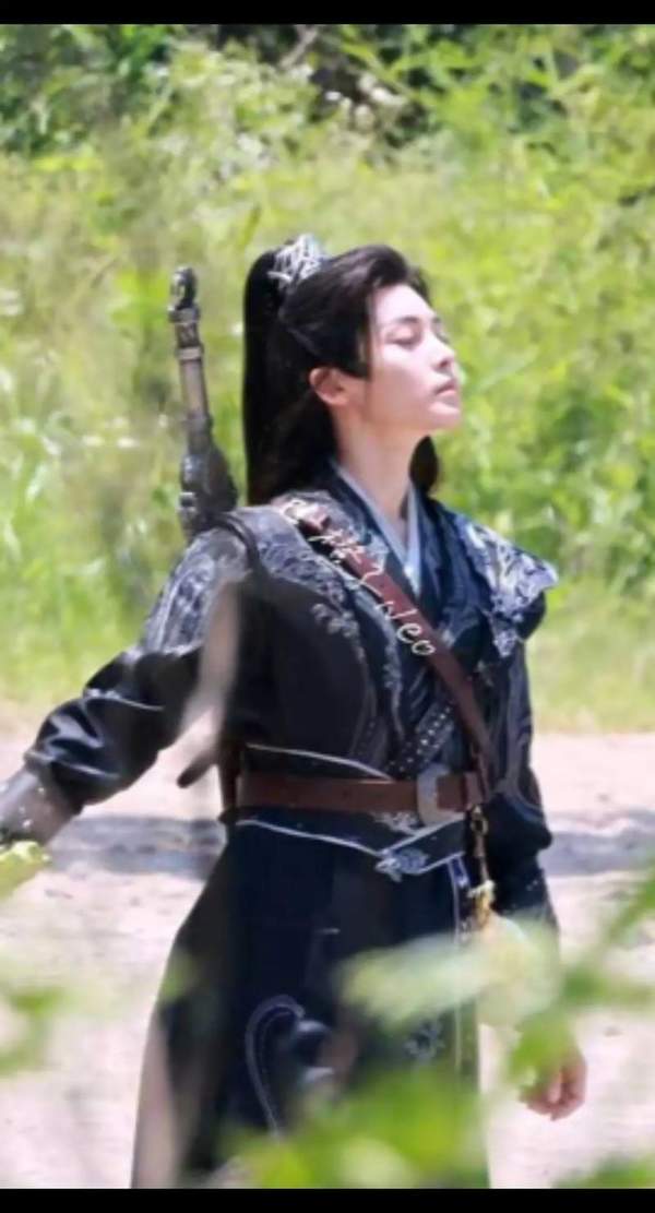 《少年白马醉春风》百里东君的身份是什么？结局是什么？