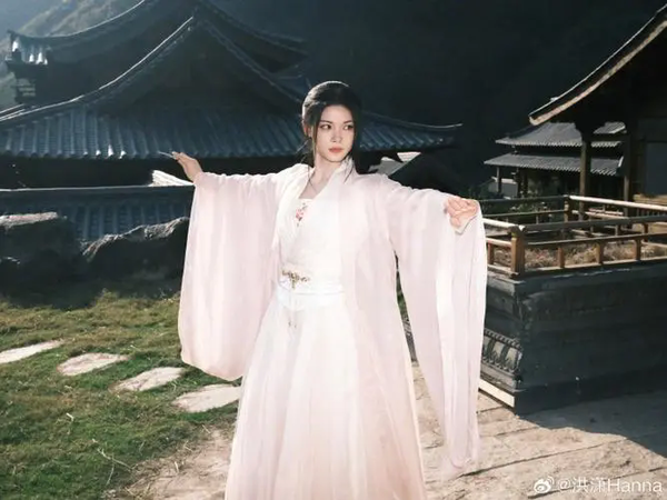 《与君相刃》1-5集剧情概括-《与君相刃》全集剧情介绍