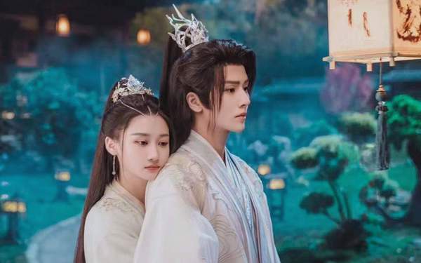 永夜长明李菲演的是两个人吗，李菲演的什么角色
