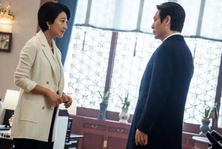 韩剧《政坛旋风》第9集剧情介绍，《政坛旋风》第9集讲了什么