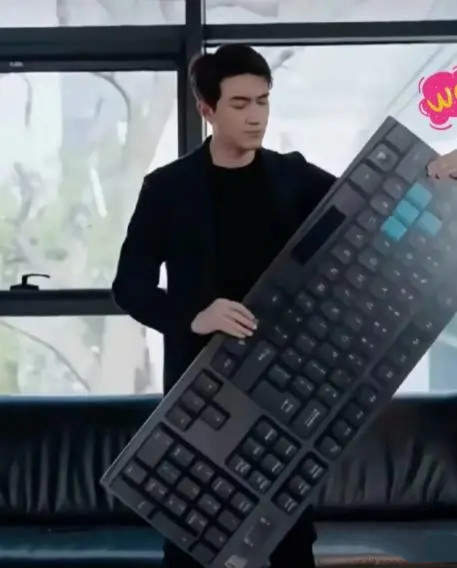 《玫瑰的故事》热播,网友到林更新评论区泄愤,林更新:不服来战
