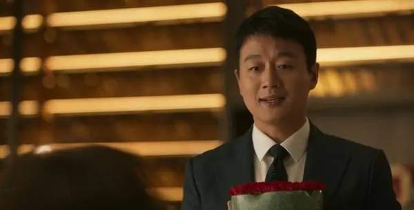 玫瑰故事黄振华和谁在一起了呢？是苏更生吗？