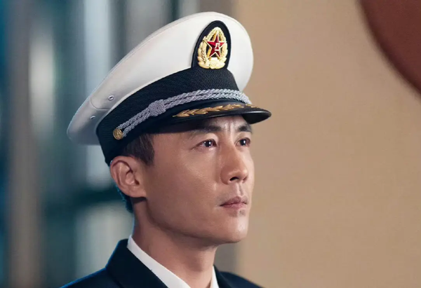 《海天雄鹰》余海洋牺牲是哪一集