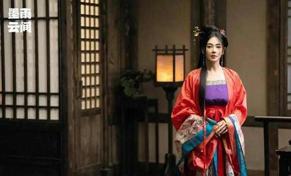 《墨雨云间》第28集剧情介绍:桐儿为芳菲挡剑惨离世