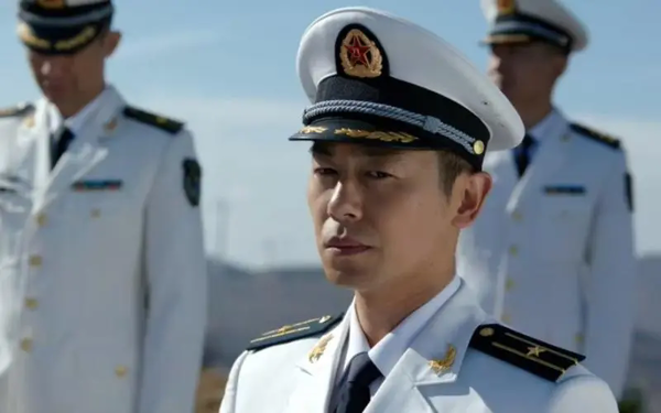 《海天雄鹰》第14-15集剧情简介-《海天雄鹰》第14-15集讲的什么