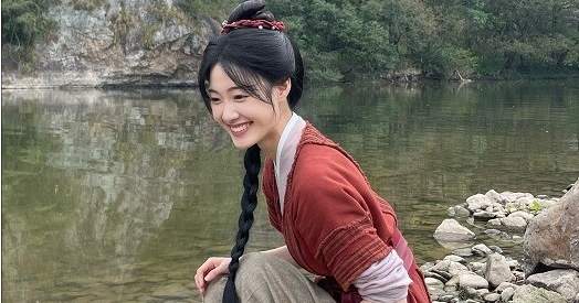 流水迢迢阿颜是谁扮演的？阿颜是什么身份
