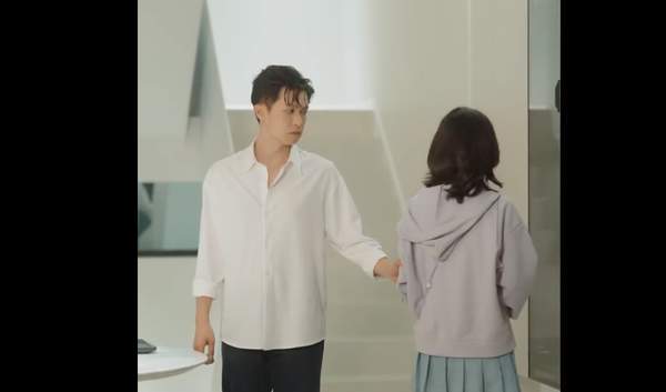 《偷恋暗火》短剧剧情介绍，讲了什么故事