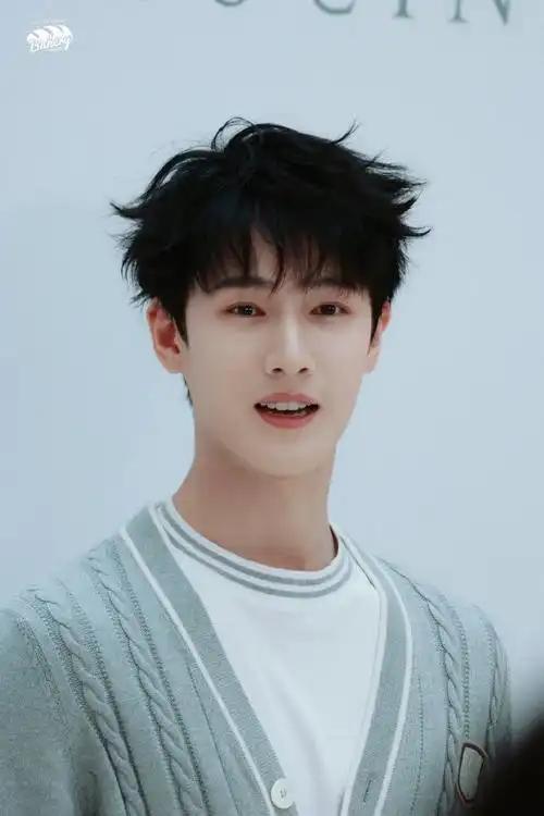 《九重紫》的男主角是谁演的 女主最后和谁结婚了？